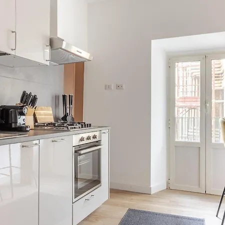 Piazza Di Spagna 2 Bedrooms And 5 Juliet Balcony 로마