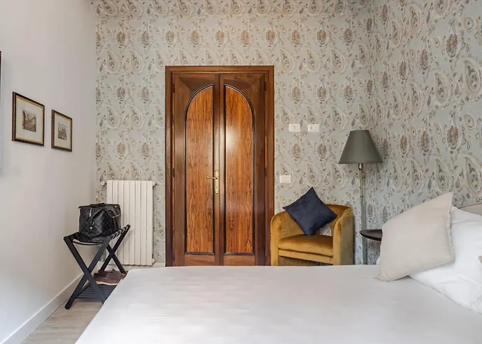 Piazza Di Spagna 2 Bedrooms And 5 Juliet Balcony 로마